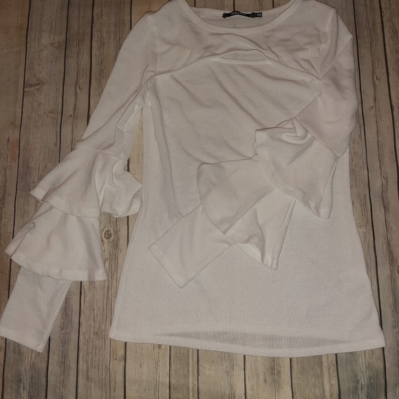 EUC DOE & RAE RUFFLED SLEEVE KNIT TOP - Picture 9 of 11